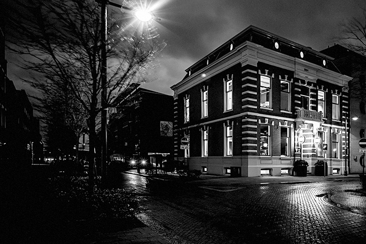 Streetview of Hotel SuperRebel at night